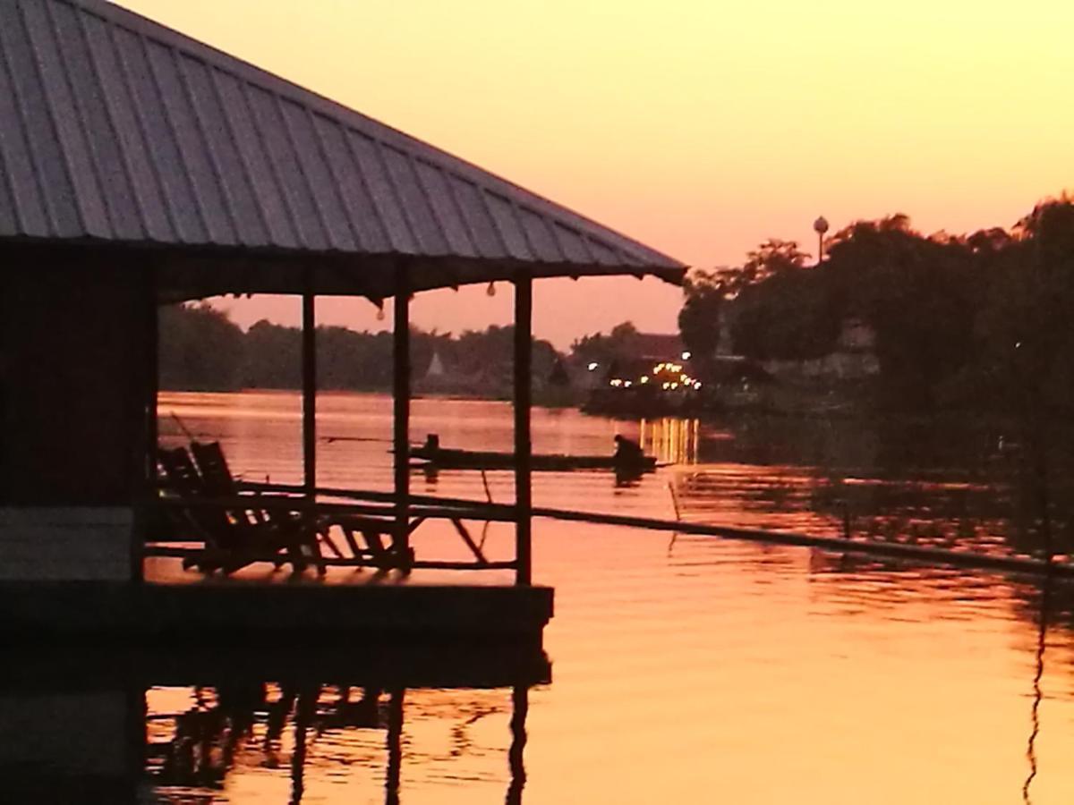 River Marina Resort Uthai Thani Buitenkant foto