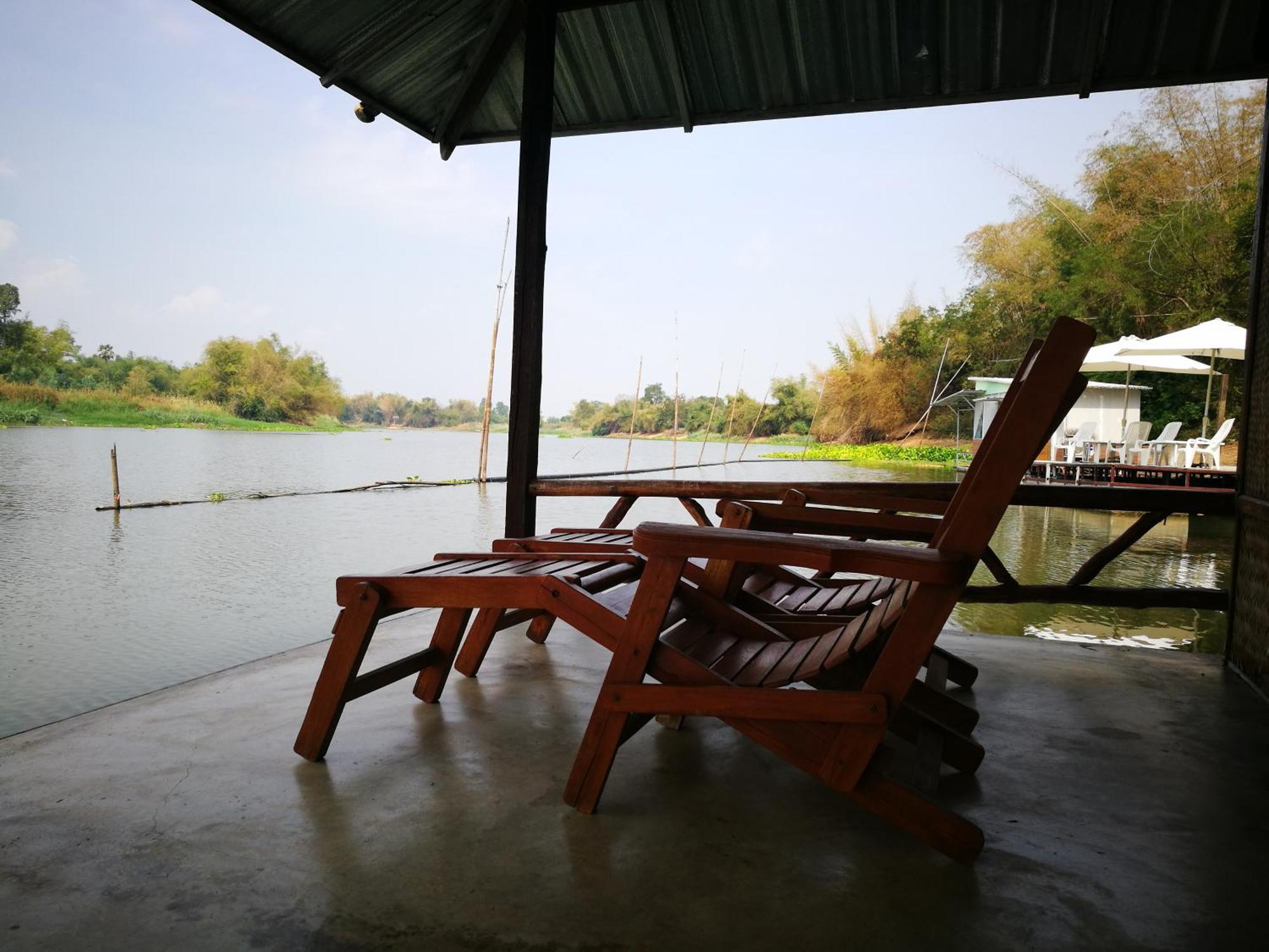 River Marina Resort Uthai Thani Kamer foto