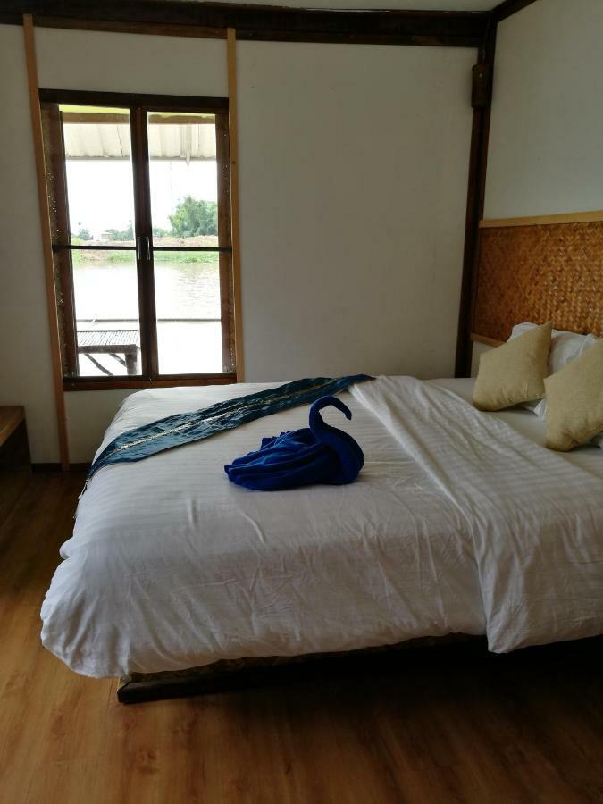 River Marina Resort Uthai Thani Buitenkant foto