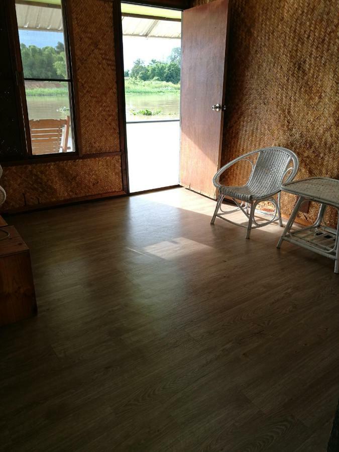 River Marina Resort Uthai Thani Buitenkant foto