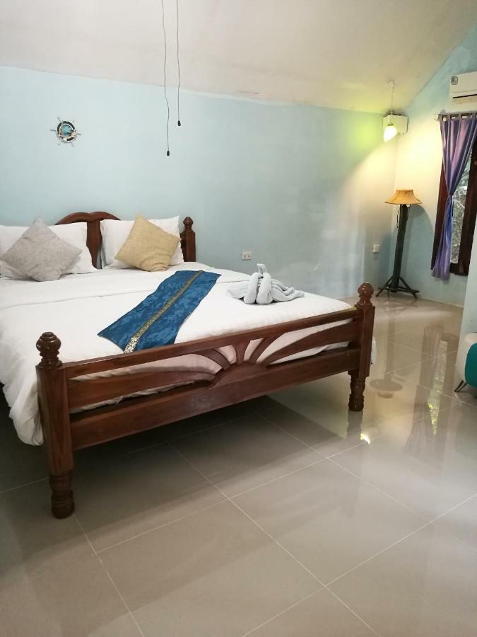 River Marina Resort Uthai Thani Buitenkant foto