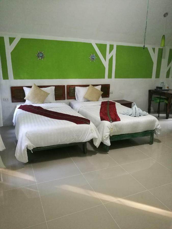 River Marina Resort Uthai Thani Buitenkant foto